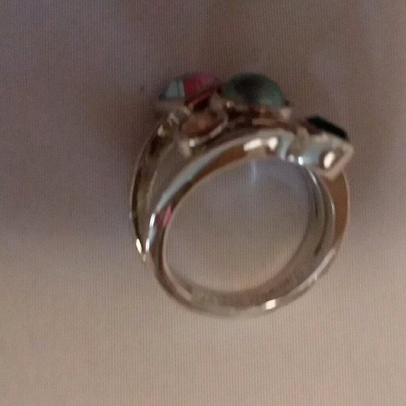 Ring - Picture 3 of 3